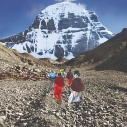 Mahatirtha Kailash (মহাতীর্থ কৈলাশ) by Durgadas Goswami